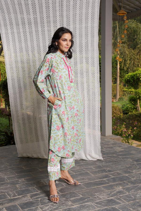 All over hand block printed long kurta teamed up with pants